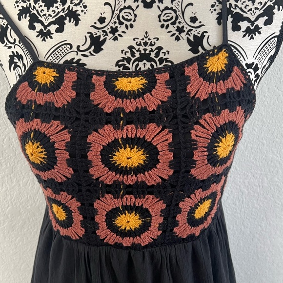 Boho Maxi Dress Size S Black Floral Embroidered Sleeveless Flowy - Picture 2 of 6